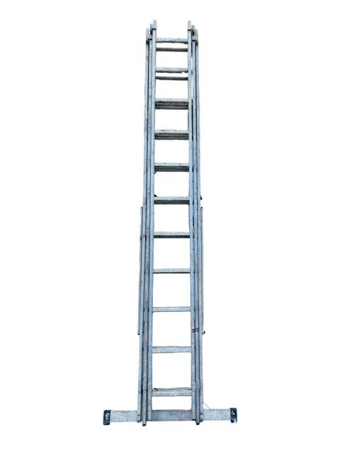 3-Section Aluminum Ladder 11 Rungs x3